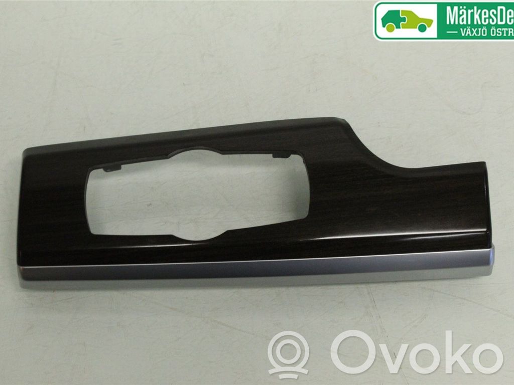 BMW 7 F01 F02 F03 F04 Ramka schowka deski rozdzielczej 
