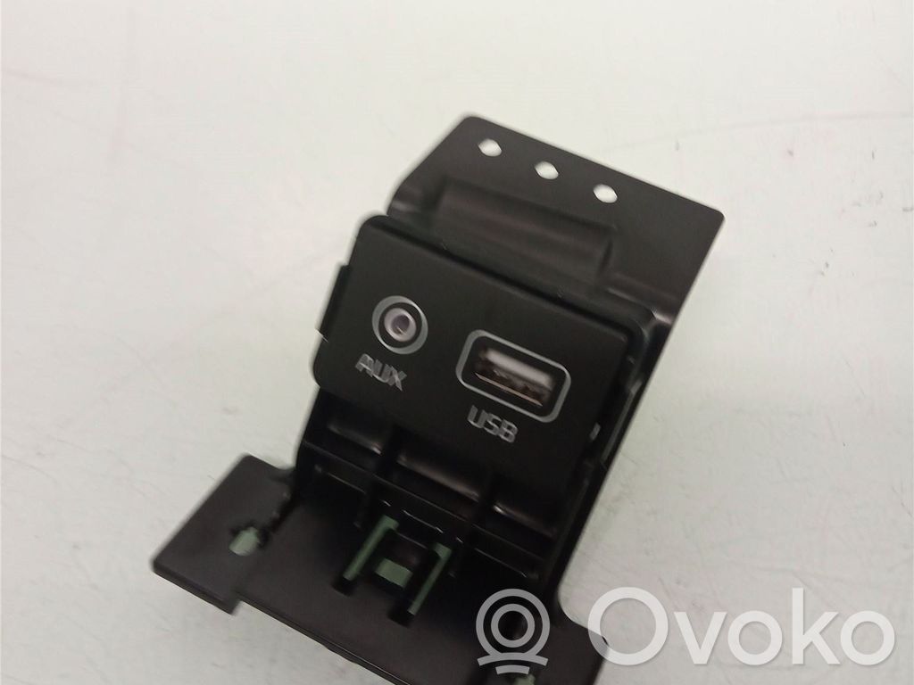 KIA Ceed USB socket connector 