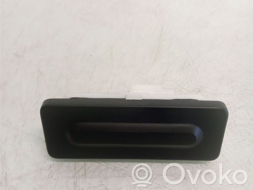 Opel Mokka B Tailgate/boot open switch button 
