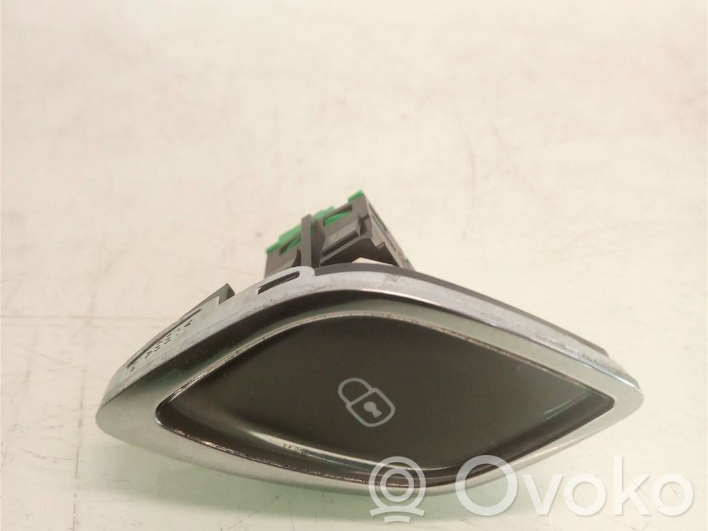 Central locking switch button   6490ET