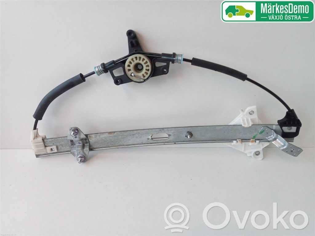 Mazda 3 III Front window lifting mechanism without motor 