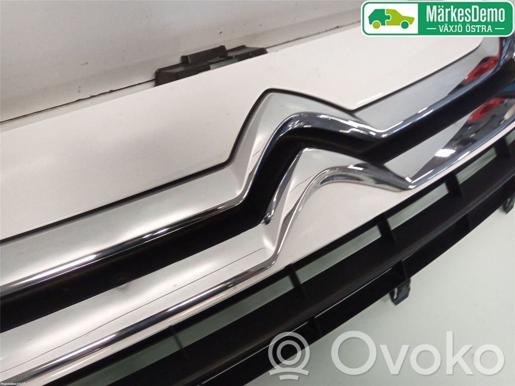 Citroen Jumpy Front bumper lower grill 