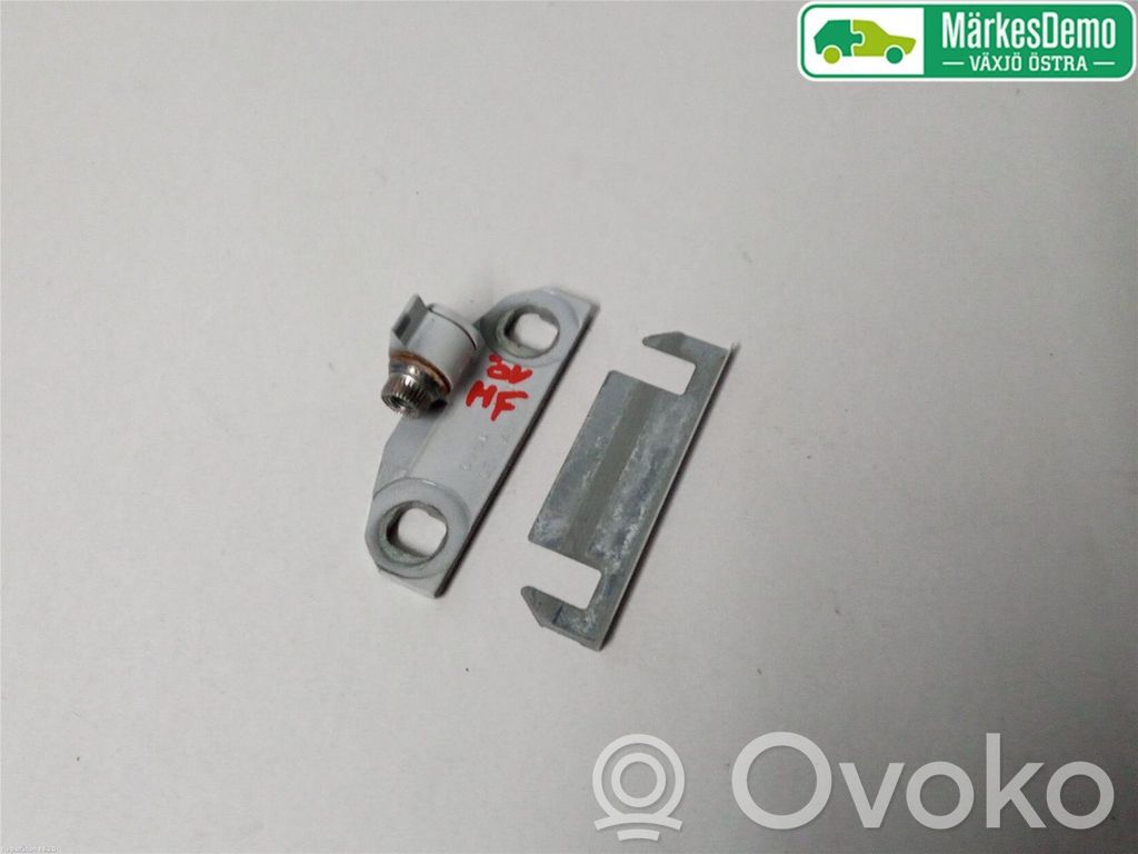 Volvo XC60 Front door upper hinge 