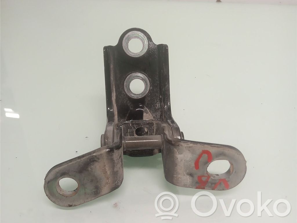 Front door lower hinge   793203K000