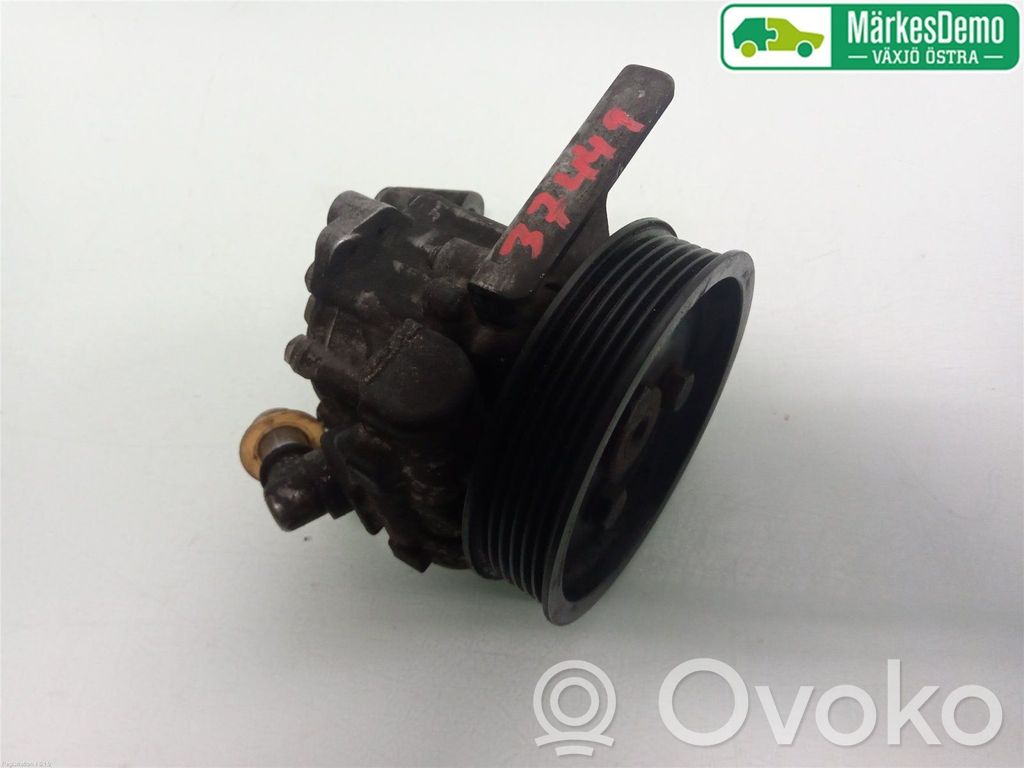 BMW X3 E83 Power steering pump 