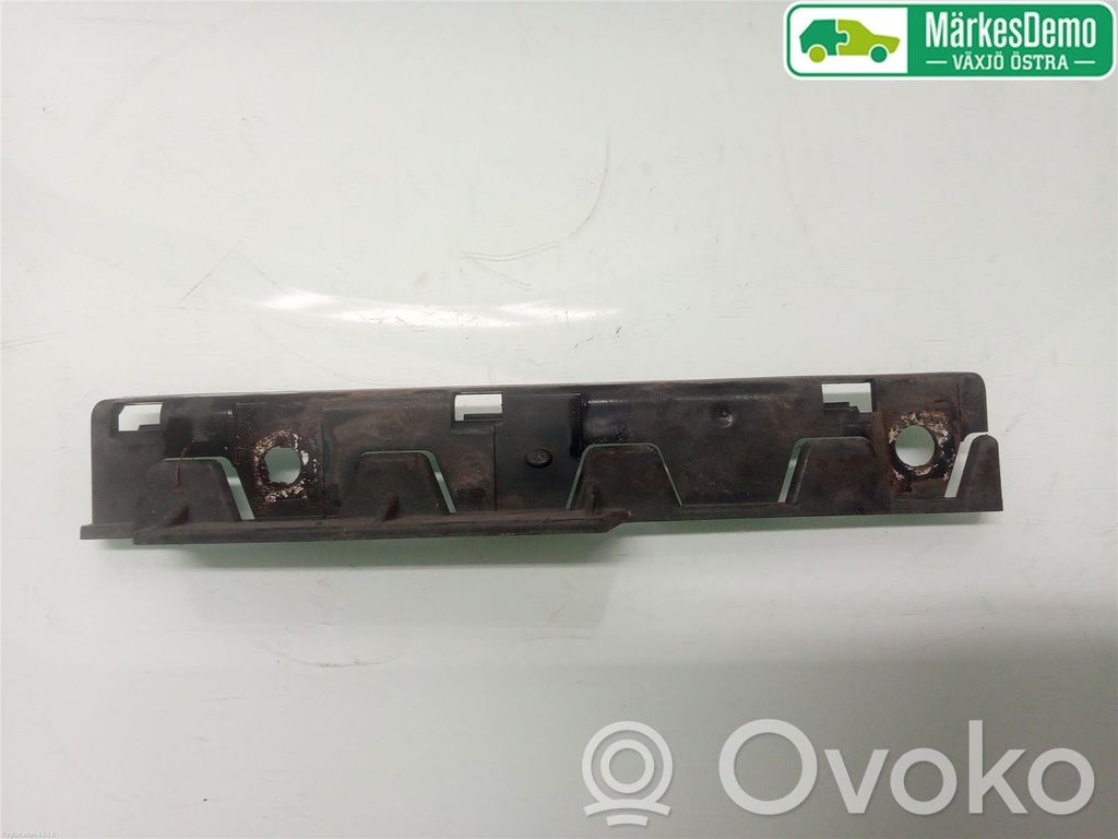 BMW 5 E60 E61 Fender mounting bracket 