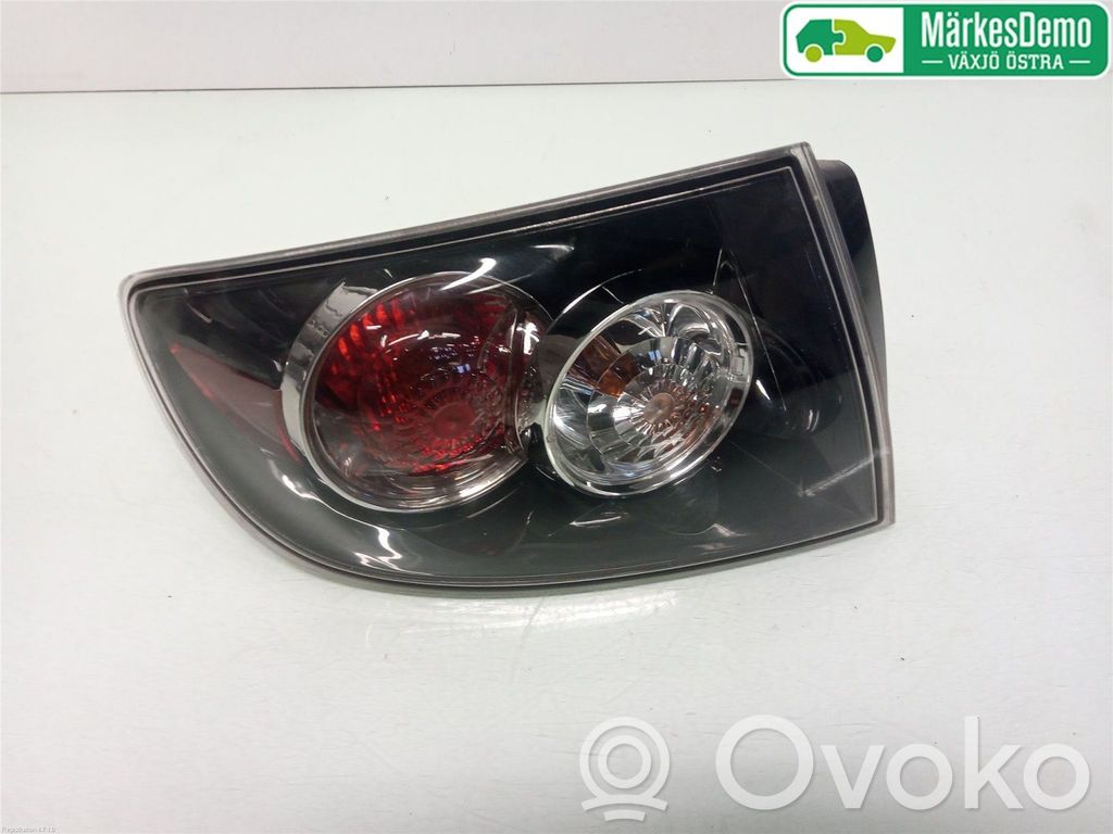 Mazda 3 I Aizmugurējais lukturis virsbūvē 