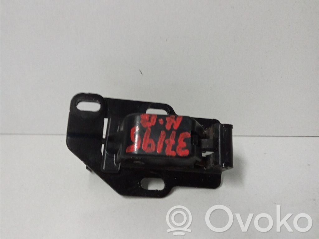Peugeot Partner Rear door lock 