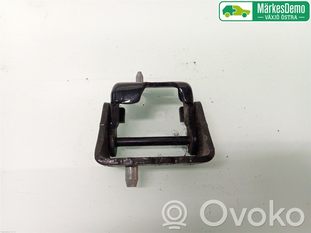 Front door lower hinge   9035X1