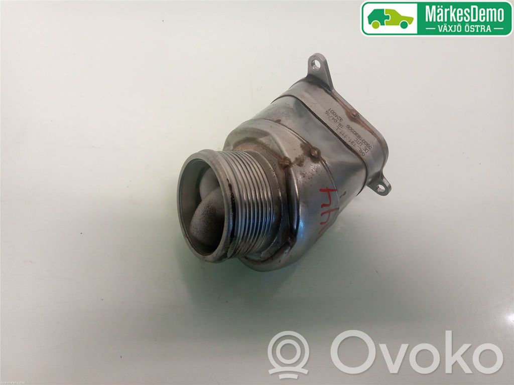 Volkswagen PASSAT B8 Tubo flessibile intercooler 