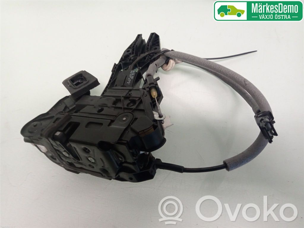 Volkswagen Golf VII Front door lock 
