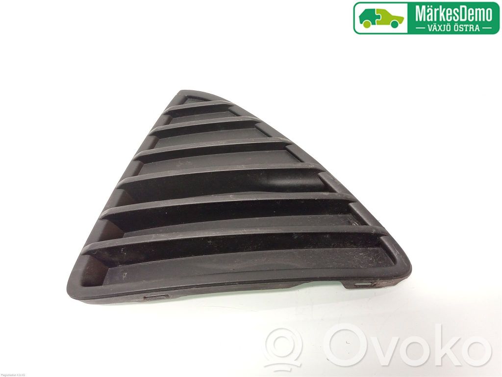 Ford Focus Front bumper lower grill 