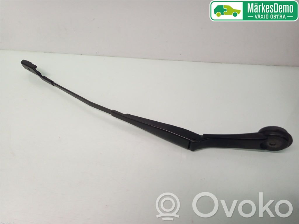 Ford Focus Front wiper blade arm 
