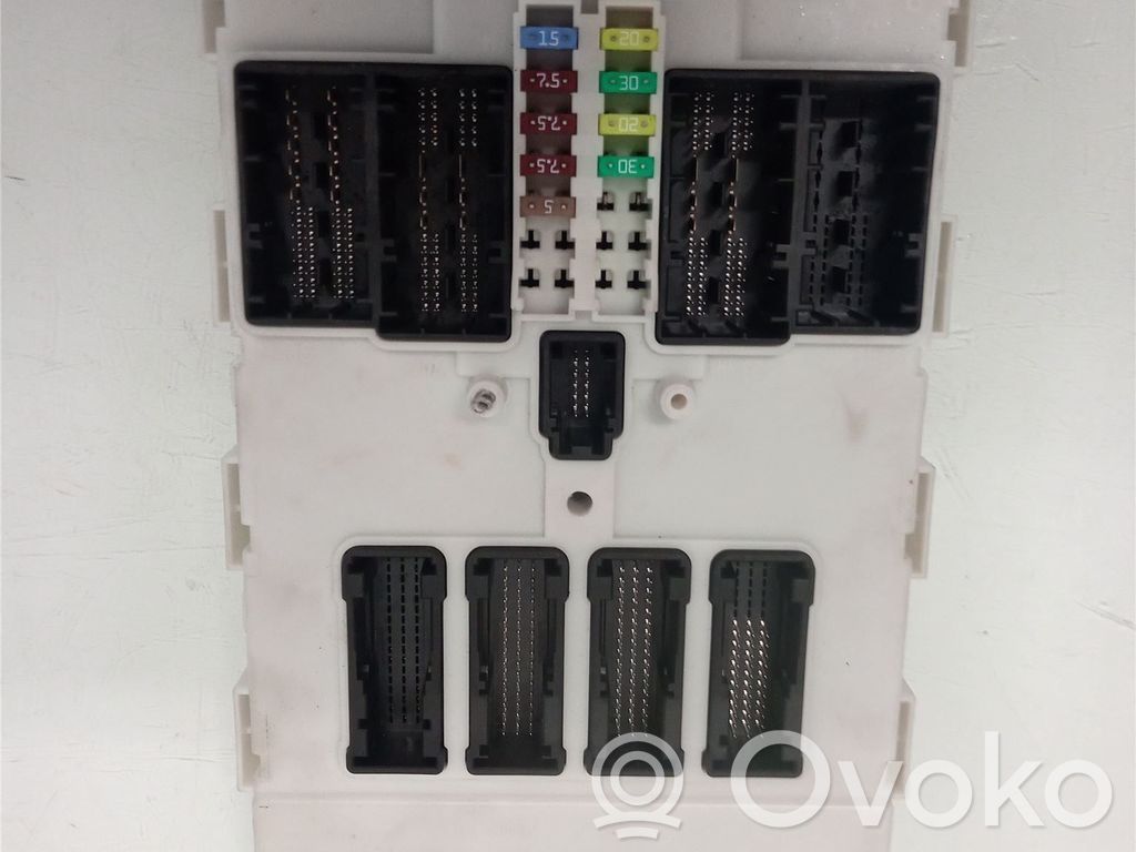 BMW 3 F30 F35 F31 Fuse module 