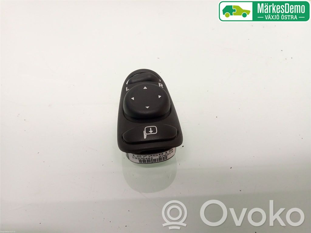 Wing mirror switch   12782902,12775819,12775819