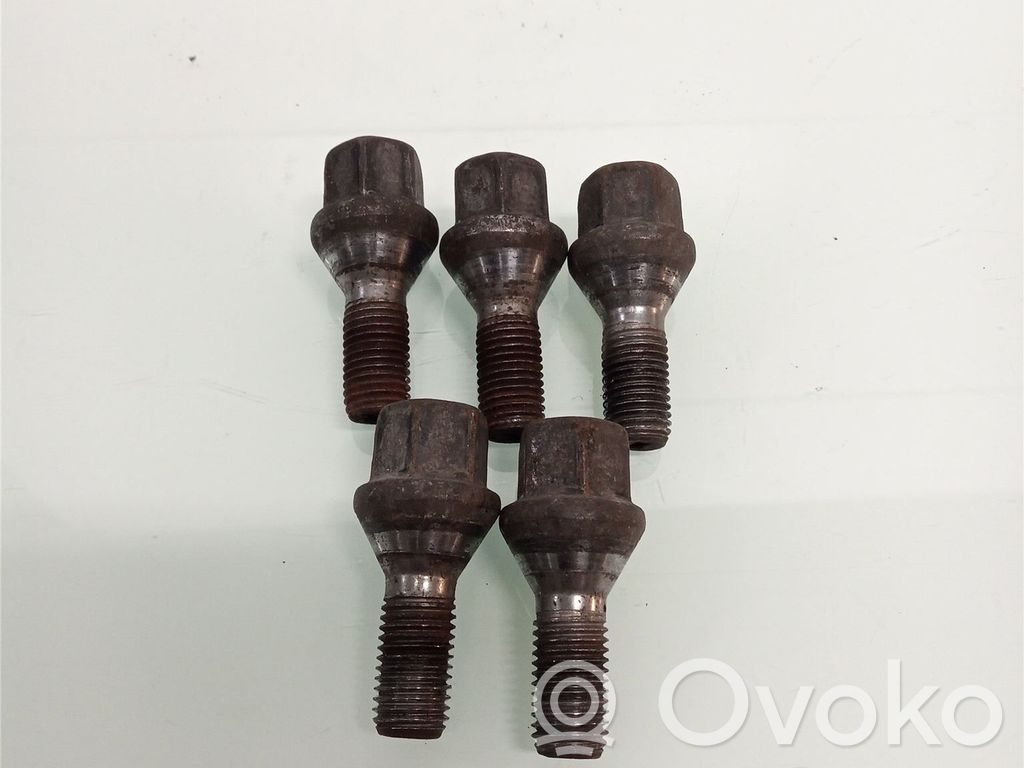 Nissan Qashqai Mutterit/pultit 