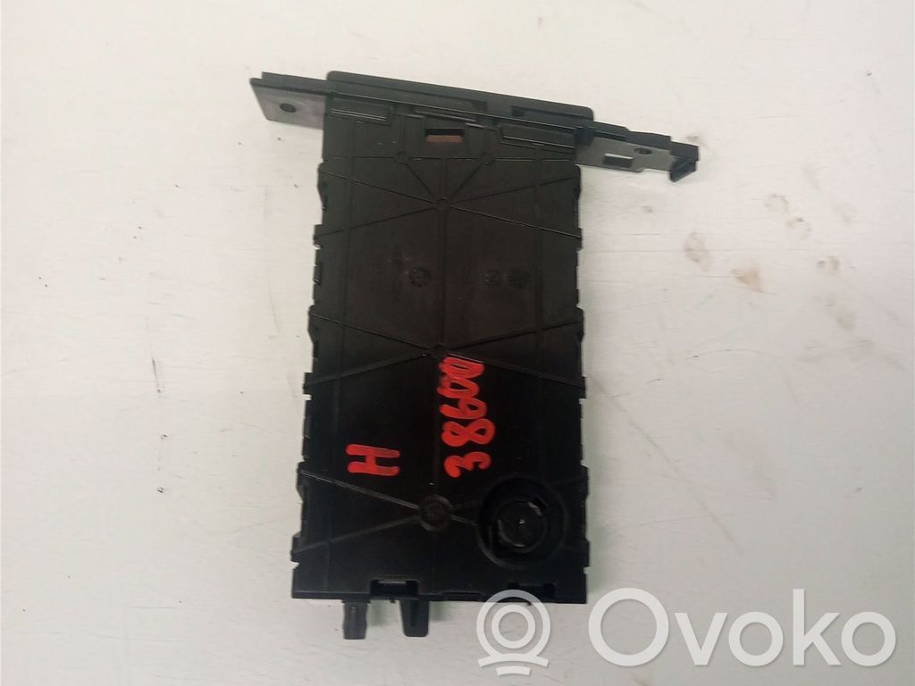 Cup holder front   51459173469