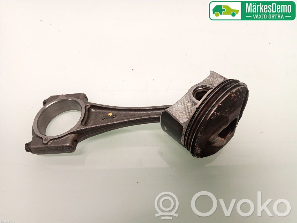 Mazda 3 III Pistón 