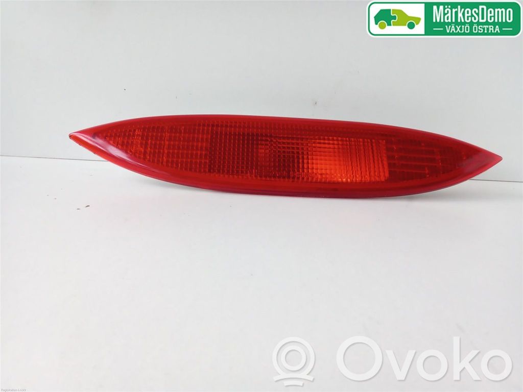 Third/center stoplight   265905U80C