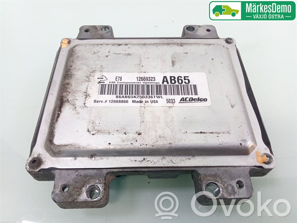 Opel Astra J Injection control unit/module 