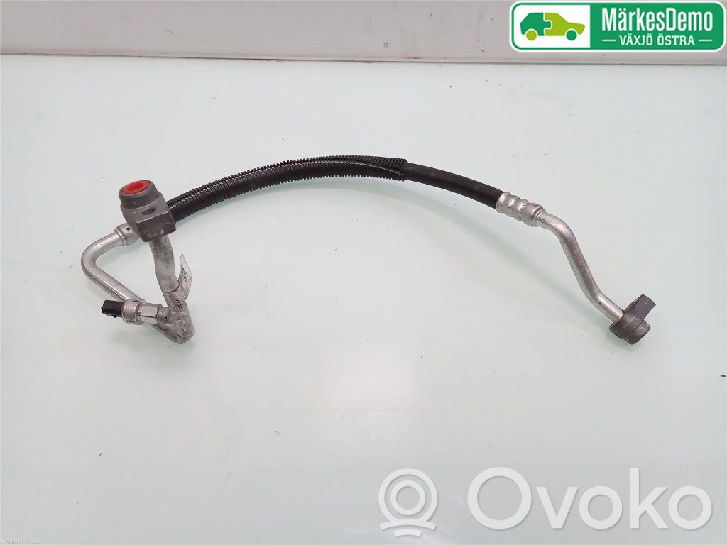 Ilmastointilaitteen putki (A/C)   2440480