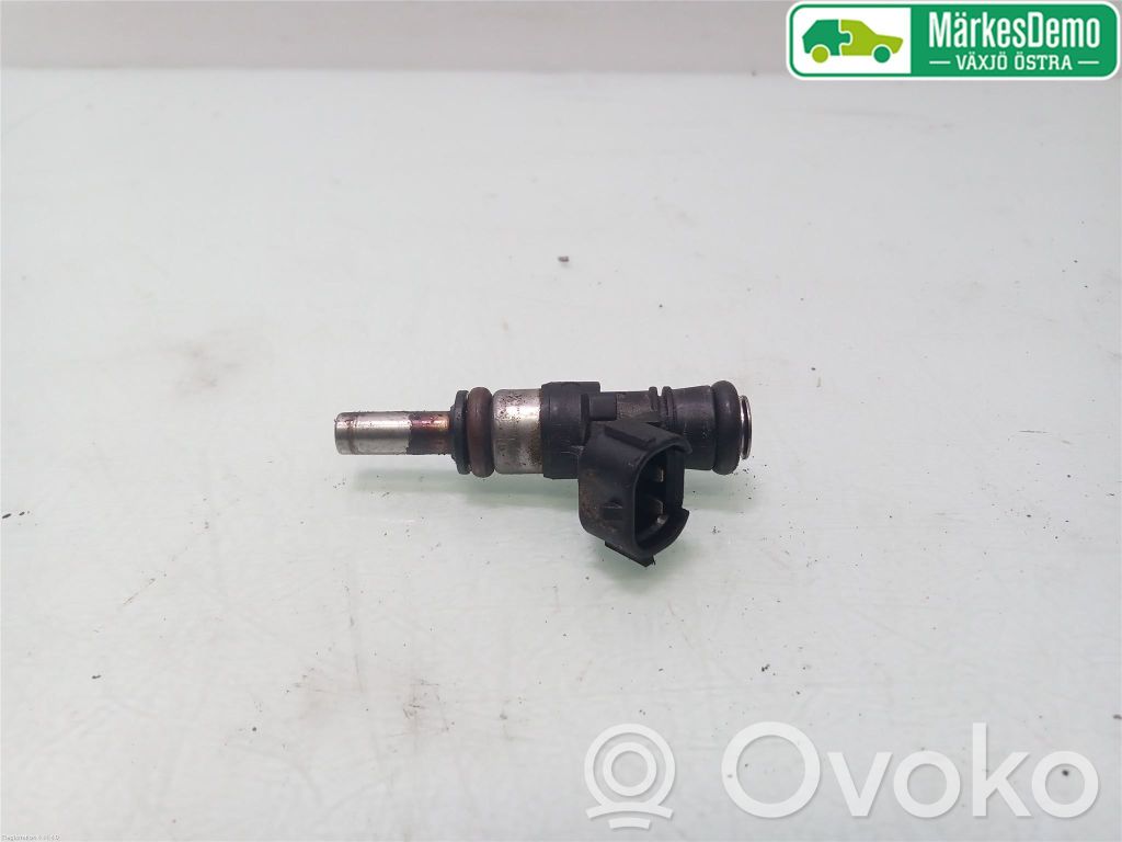 Volkswagen Polo V 6R Wtryskiwacz paliwa 