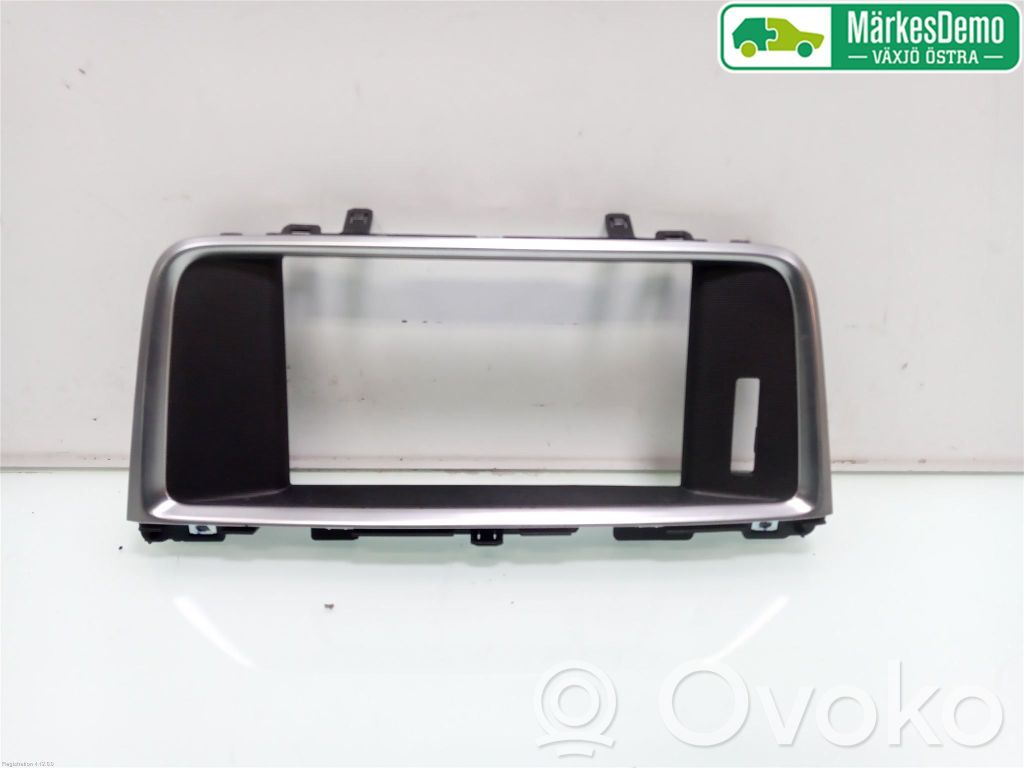 KIA Optima Radio/GPS head unit trim 