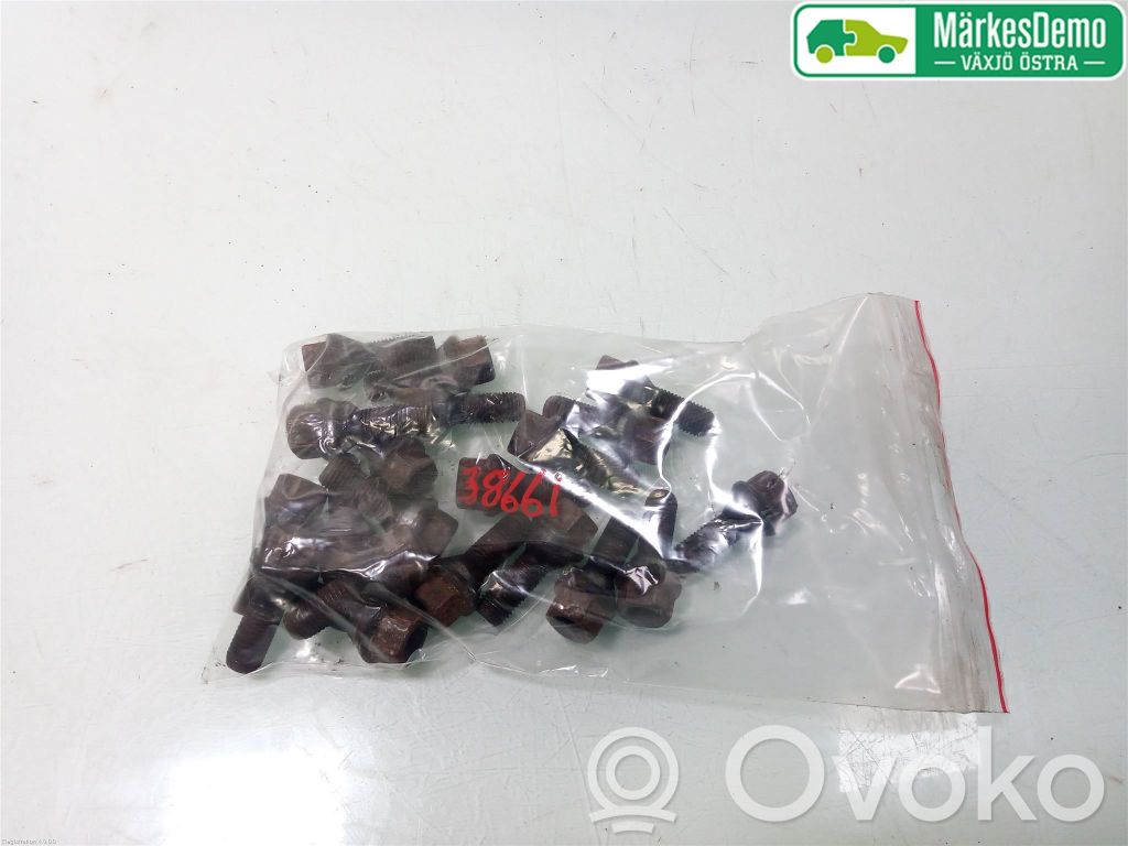 Tuercas/tornillos   36136781150