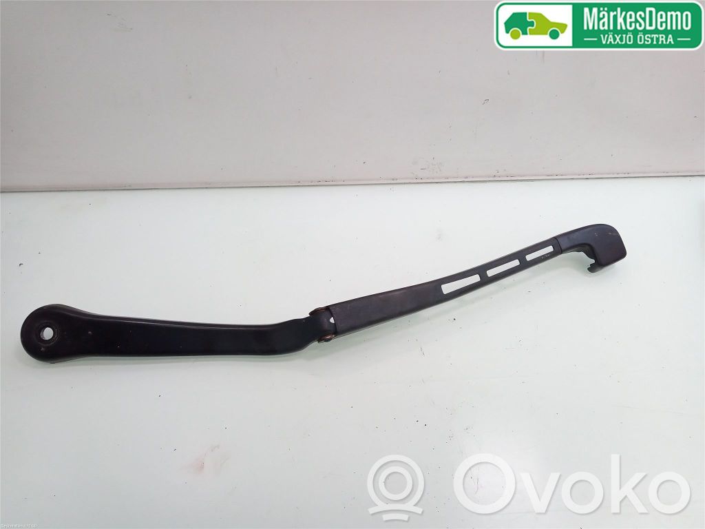 BMW 3 E90 E91 Front wiper blade arm 