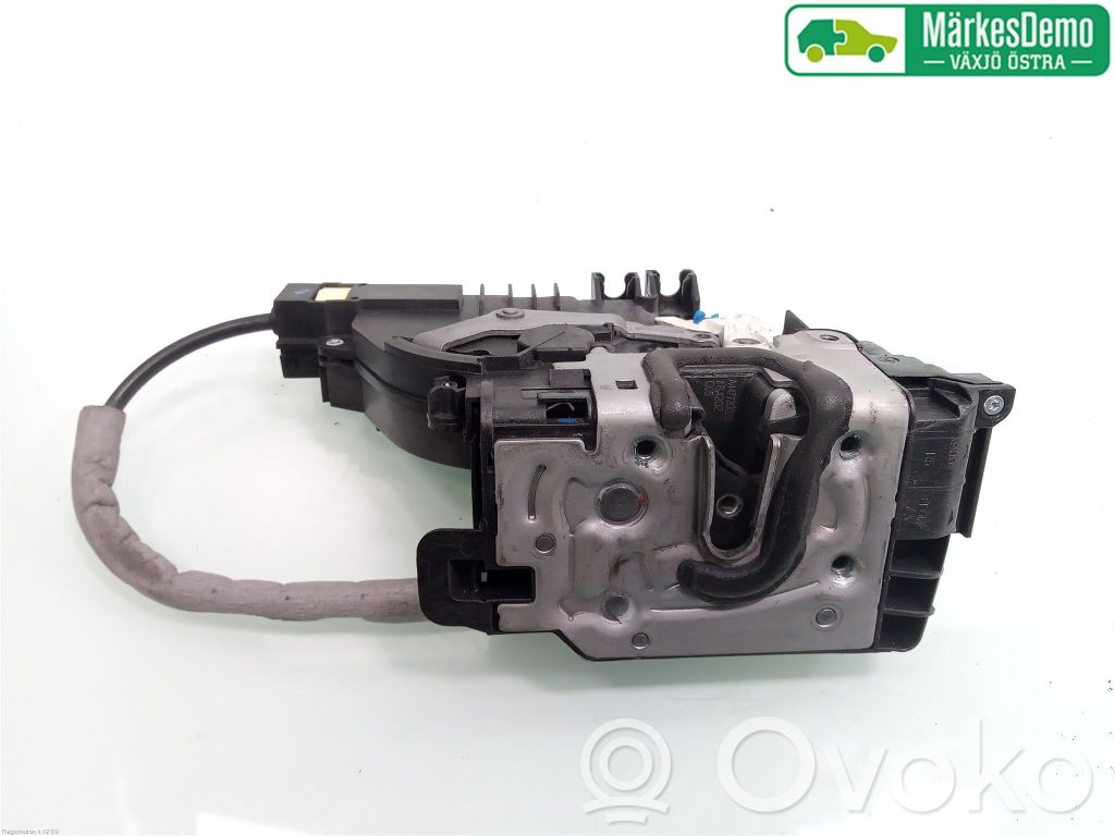 Mercedes-Benz Vito Viano W447 Zamek drzwi przednich 