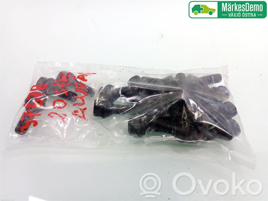 Nuts/bolts   36136781150