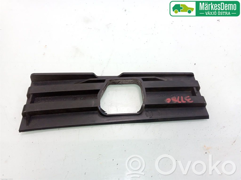 BMW 3 E90 E91 Etupuskurin kulmaosan verhoilu 