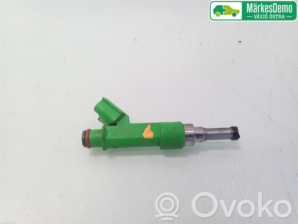 Toyota RAV 4 (XA40) Inyector de combustible 