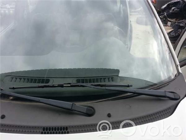 Front wiper blade arm