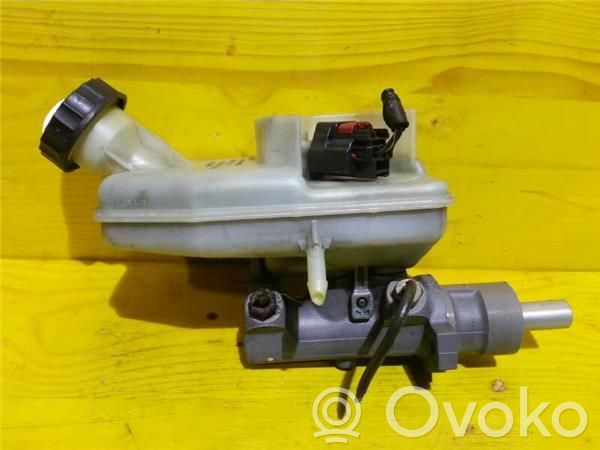 Brake booster   4525696