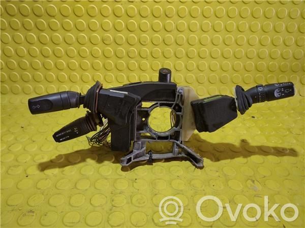 Interruptor de control multifunción   93AG13350AC
