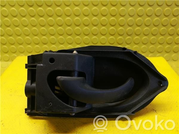 Manecilla interna puerta delantera   1066787