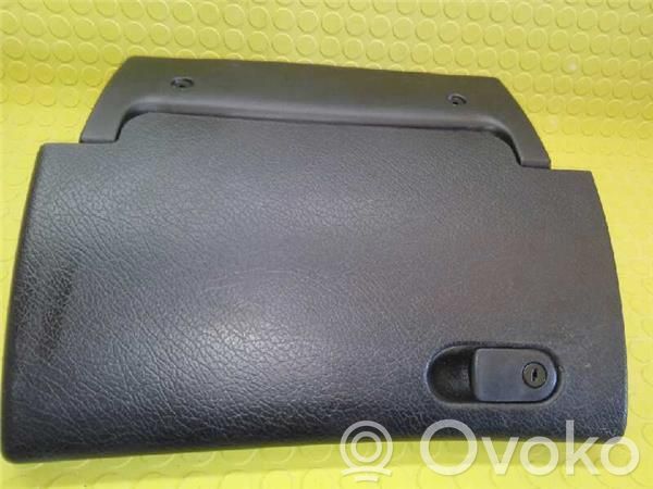 Opel Vectra B Mantu nodalījums 