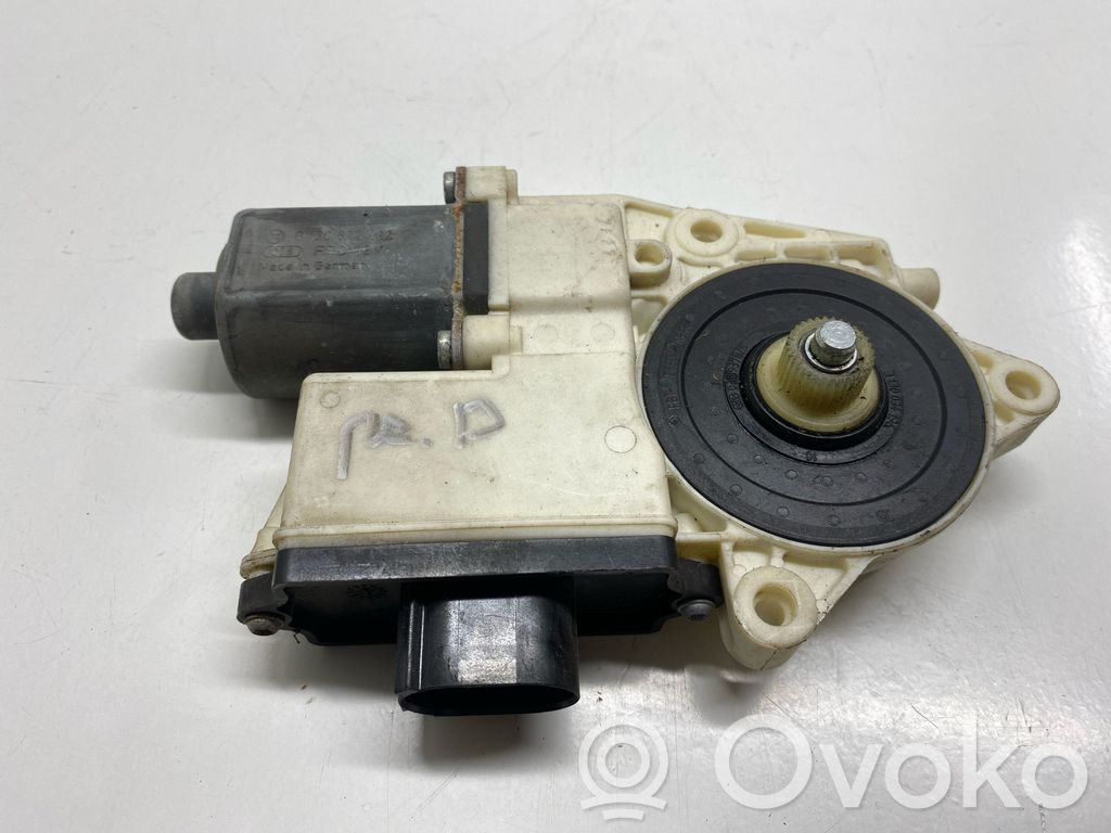 BMW X3 E83 Front door window regulator with motor 