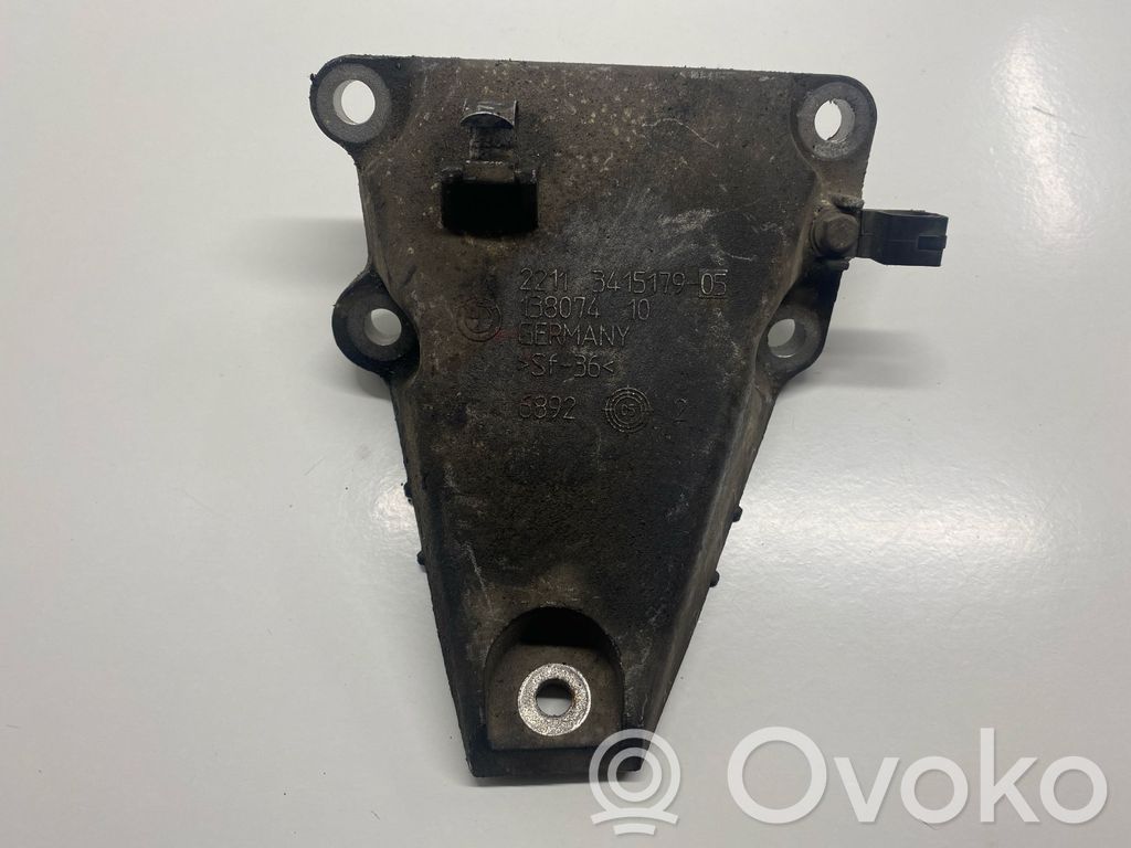 BMW X3 E83 Engine mounting bracket 