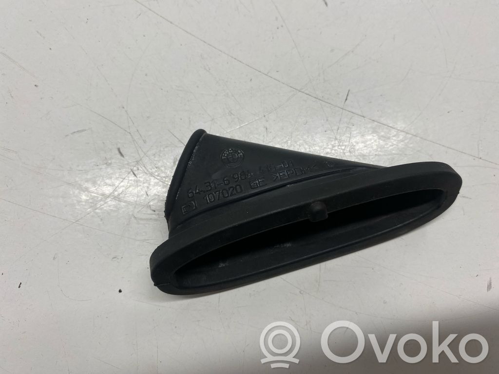 BMW 1 E81 E87 Sonstiges Einzelteil Motorraum 