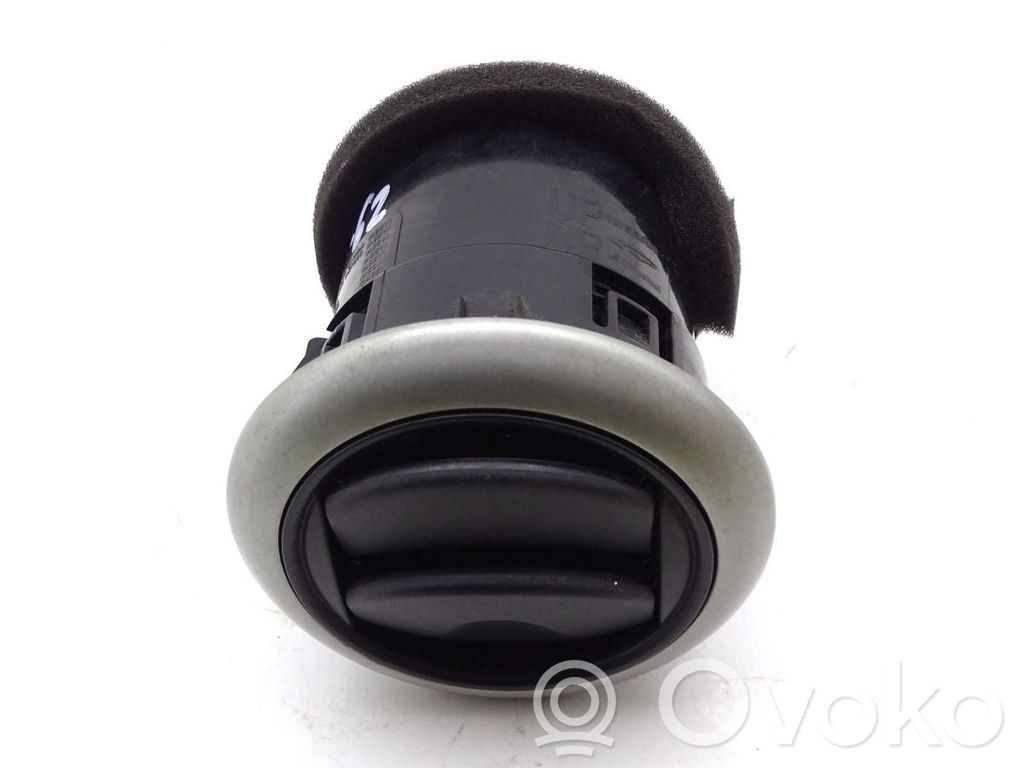 Šoninės oro grotelės   68760BH00A,68760BH00A,GBIMPORT,A62,GBIMPORT