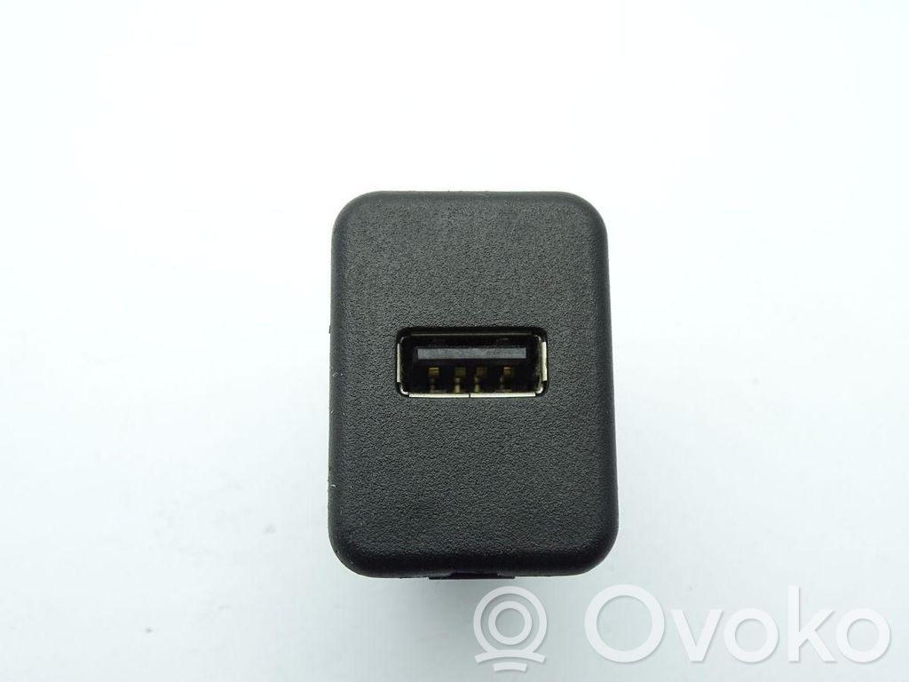 USB-Anschluss   20928734,20928734,GBIMPORT,A68,GBIMPORT