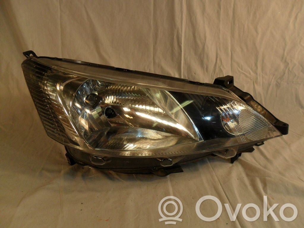 Nissan NV200 Lampa przednia 