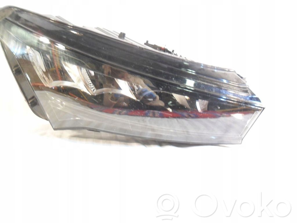 Skoda Enyaq iV Headlight/headlamp 
