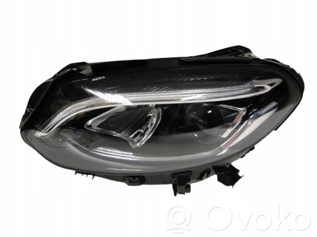 Mercedes-Benz B W246 W242 Lampa przednia 