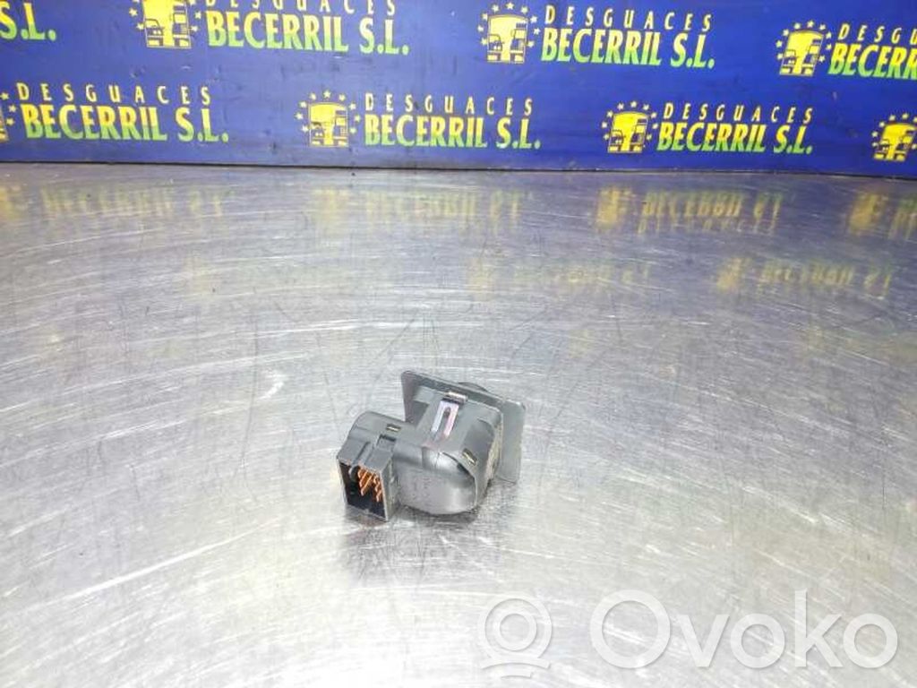Land Rover Freelander 2 - LR2 Wing mirror switch 