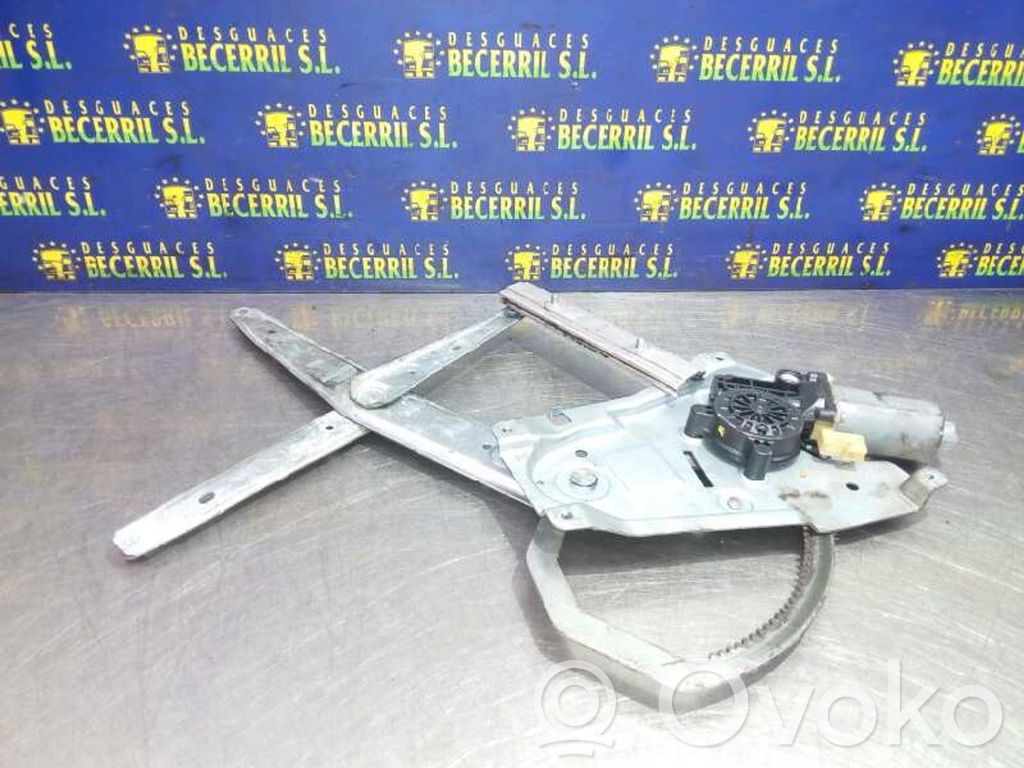 Regulador manual de la ventanilla delantera