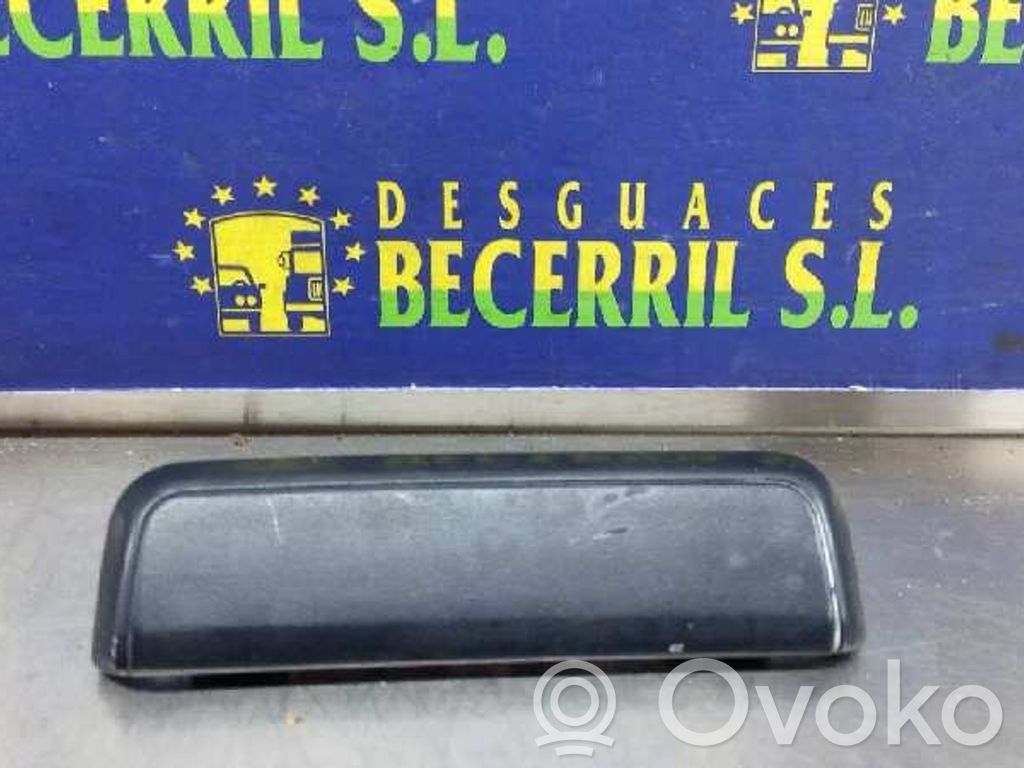 Manecilla externa puerta delantera
