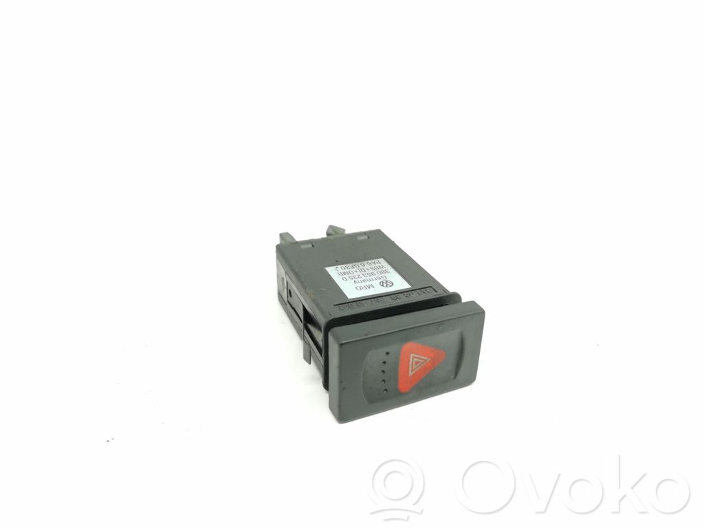 Botón interruptor de luz de peligro   3B0953235D